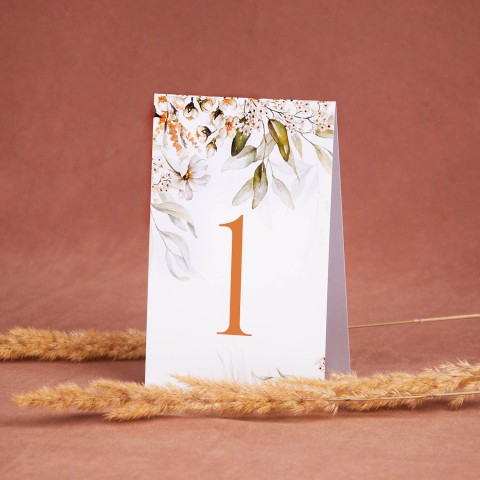 Numery stołów weselnych z motywem beżowych i białych kwiatów - Wild Flowers